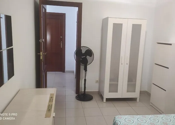 Vivienda Compartida Tajaraste Rum i privatbostad *